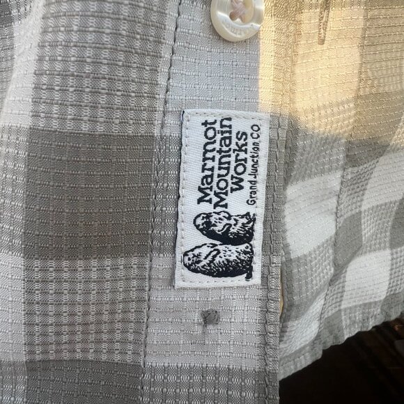 Marmot Mountain Works Olive Green and Light Green Short Sleeve Button Down Shirt - Picture 5 of 7